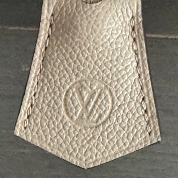 Louis Vuitton Madeleine MM - Picture 8 of 15